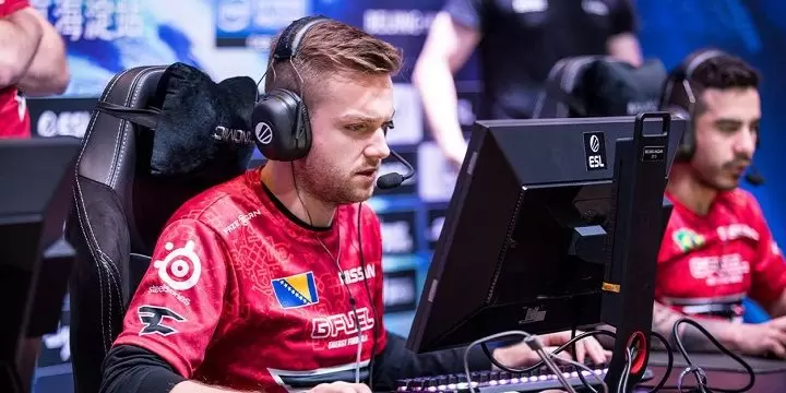 FaZe Clan — Vitality. Прогноз на матч CS:GO (16 ноября 2019 года)