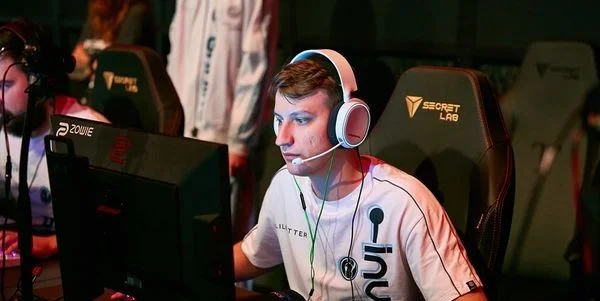 Invictus Gaming — Na'Vi Junior. Прогноз на матч CS:GO (26 декабря 2019 года) Invictus Gaming — Na'Vi Junior. Прогноз на матч CS:GO (26 декабря 2019 года)
