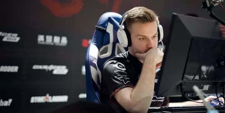 Movistar Riders — FaZe Clan. Прогноз на матч CS:GO (28 апреля 2020 года) Movistar Riders — FaZe Clan. Прогноз на матч CS:GO (28 апреля 2020 года)