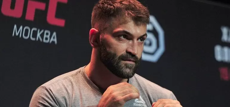 Андрей Орловский — Филипе Линс. Прогноз на UFC (14 мая 2020 года) Андрей Орловский — Филипе Линс. Прогноз на UFC (14 мая 2020 года)