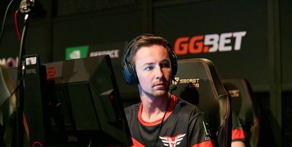 Complexity — Heroic. Прогноз на матч CS:GO (27 августа 2020 года) Complexity — Heroic. Прогноз на матч CS:GO (27 августа 2020 года)