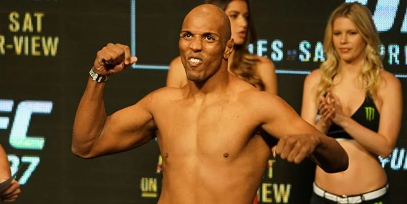 Роджерио де Лима – Александр Романов. Прогноз на UFC (6 сентября 2020 года) Роджерио де Лима – Александр Романов. Прогноз на UFC (6 сентября 2020 года)