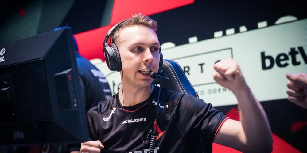 Na'Vi — Astralis. Прогноз на матч CS:GO (4 октября 2020 года) Na'Vi — Astralis. Прогноз на матч CS:GO (4 октября 2020 года)