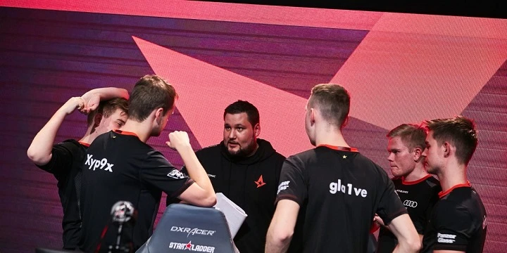 Astralis — Fnatic. Прогноз на матч CS:GO (21 октября 2020 года) Astralis — Fnatic. Прогноз на матч CS:GO (21 октября 2020 года)