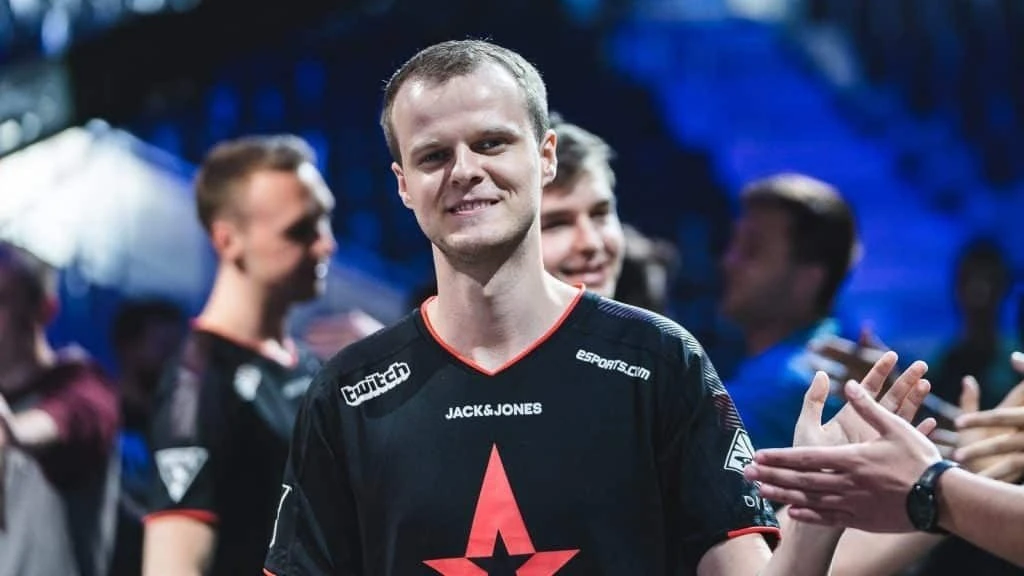 Astralis — Na'Vi. Прогноз на матч CS:GO (19 ноября 2020 года) Astralis — Na'Vi. Прогноз на матч CS:GO (19 ноября 2020 года)