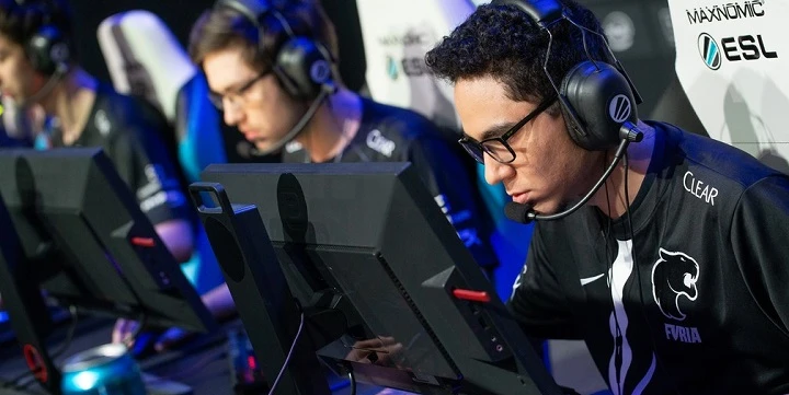 Virtus.pro — FURIA. Прогноз на матч CS:GO (27 ноября 2020 года) Virtus.pro — FURIA. Прогноз на матч CS:GO (27 ноября 2020 года)