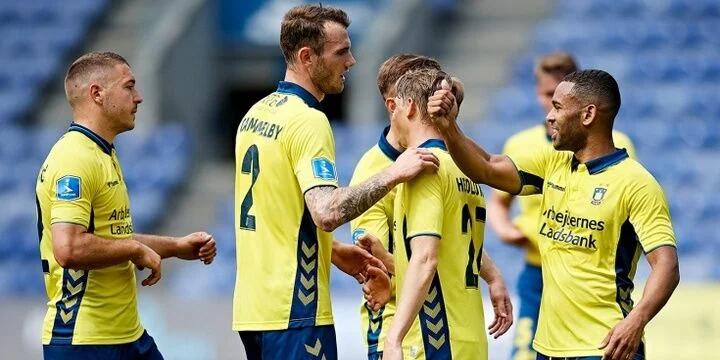 Брондбю – Люнгбю. Прогноз на матч чемпионата Дании (30 ноября 2020 года) Брондбю – Люнгбю. Прогноз на матч чемпионата Дании (30 ноября 2020 года)