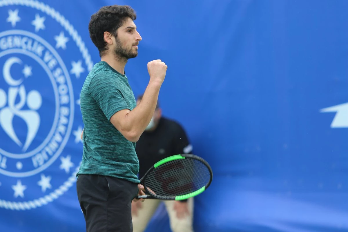 Алтуг Селикбилек - Йозеф Ковалик. Прогноз на матч ATP Стамбул (18 января 2021 года)
Алтуг Селикбилек - Йозеф Ковалик. Прогноз на матч ATP Стамбул (18 января 2021 года)