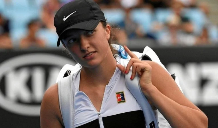 Ига Свёнтек – Фиона Ферро. Прогноз на матч WTA Австралиан Оупен (12 февраля 2021 года) Ига Свёнтек – Фиона Ферро. Прогноз на матч WTA Австралиан Оупен (12 февраля 2021 года)