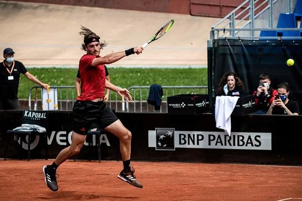 Стефанос Циципас - Жереми Шарди. Прогноз на матч ATP Ролан Гаррос (30 мая 2021 года)
Стефанос Циципас - Жереми Шарди. Прогноз на матч ATP Ролан Гаррос (30 мая 2021 года)