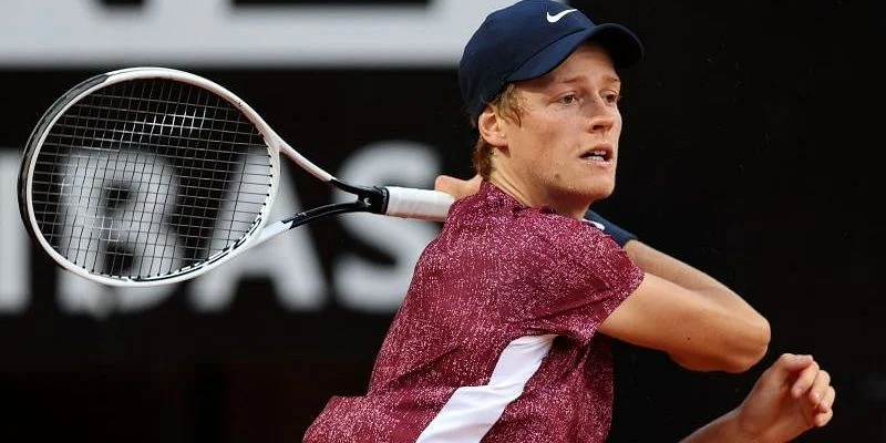 Янник Синнер — Пьер-Юг Эрбер. Прогноз на матч ATP Ролан Гаррос (31 мая 2021 года) Янник Синнер — Пьер-Юг Эрбер. Прогноз на матч ATP Ролан Гаррос (31 мая 2021 года)