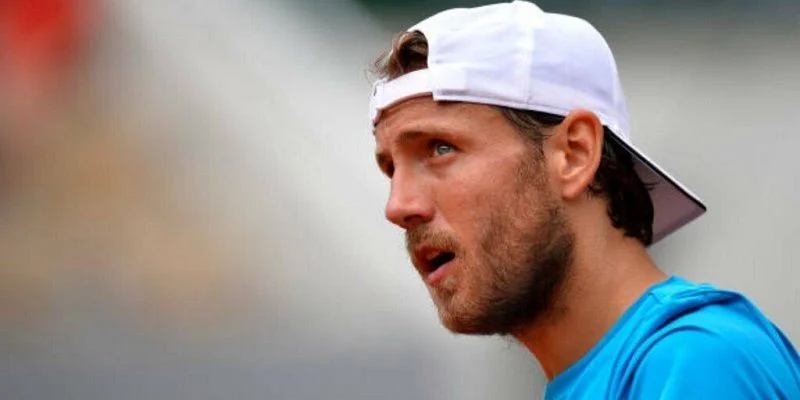 Люка Пуйе — Пабло Куэвас. Прогноз на матч ATP Ролан Гаррос (1 июня 2021 года)
Люка Пуйе — Пабло Куэвас. Прогноз на матч ATP Ролан Гаррос (1 июня 2021 года)
