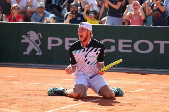 Факундо Багнис - Ян-Леннард Штруфф. Прогноз на матч ATP Ролан Гаррос (3 июня 2021 года)
Факундо Багнис - Ян-Леннард Штруфф. Прогноз на матч ATP Ролан Гаррос (3 июня 2021 года)