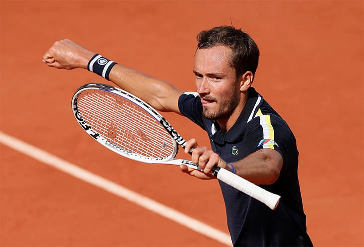 Стефанос Циципас - Даниил Медведев. Прогноз на матч ATP Ролан Гаррос (8 июня 2021 года)
Стефанос Циципас - Даниил Медведев. Прогноз на матч ATP Ролан Гаррос (8 июня 2021 года)